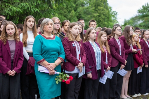 Наш обов'язок - пам'ятати. Коли ви будете проходити повз ці дошки, вони змусять вас задуматися та згадати хлопців, які віддали найцінніше - життя.